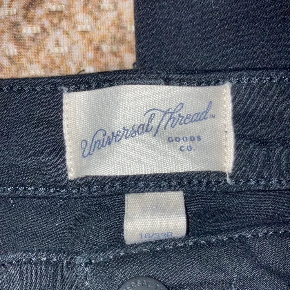 Universal Thread - Picture 3 of 11